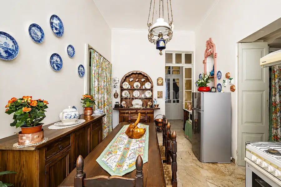 Casale in vendita di 1.000 mq a €1.150.000 (rif. 5/2026)