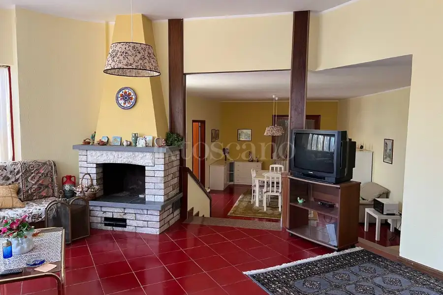 Villa in vendita di 396 mq a €445.000 (rif. 168/2025)
