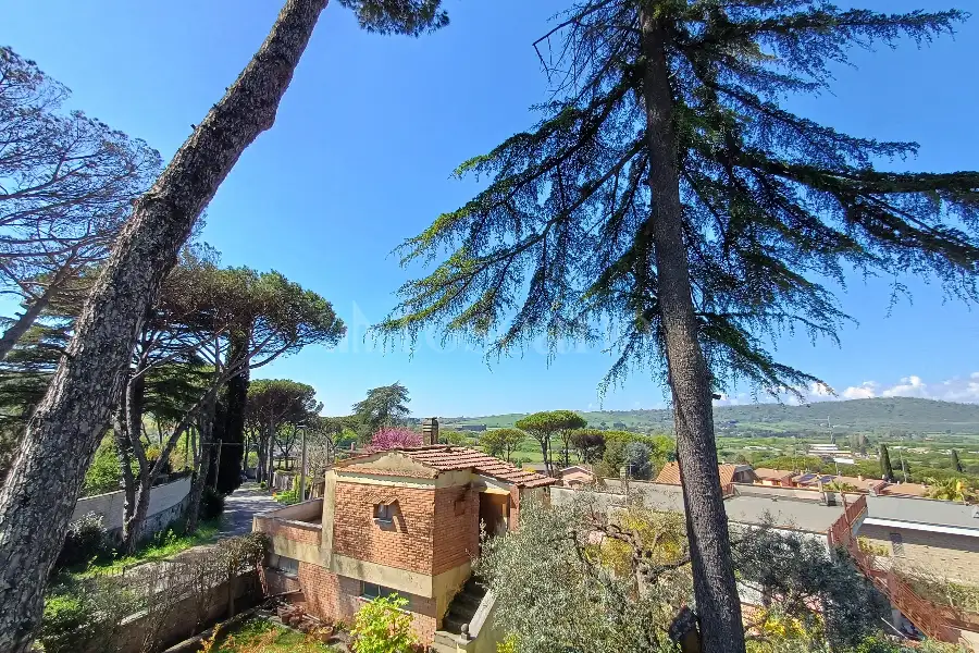 Villa in vendita di 250 mq a €349.000 (rif. 12/2025)