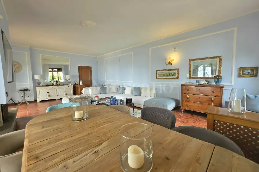 Villa in vendita di 250 mq a €1.200.000 (rif. 9/2025)