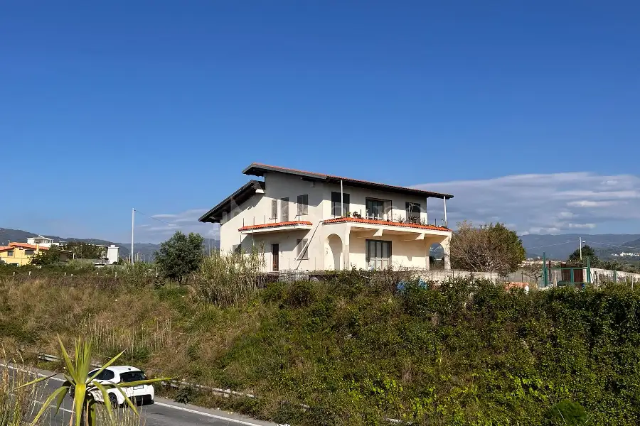 Casa Indipendente in vendita di 240 mq a €580.000 (rif. 14/2026)