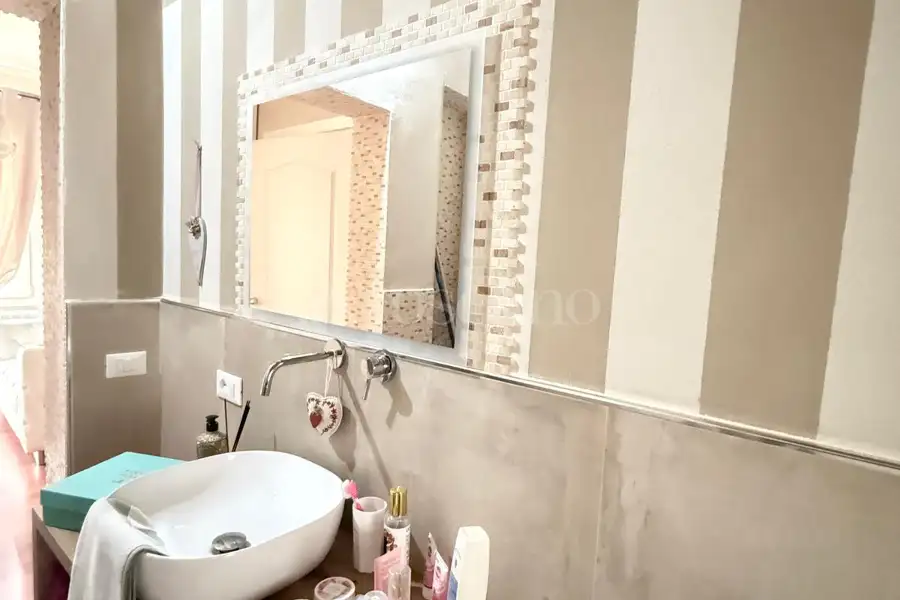 Casale in vendita di 300 mq a €990.000 (rif. 9/2026)
