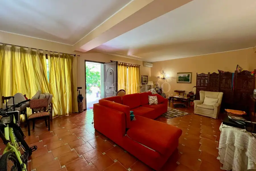 Villa Bifamiliare in vendita di 287 mq a €415.000 (rif. 87/2025)