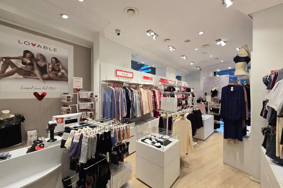 Negozio in vendita di 47 mq a €300.000 (rif. 2/2026)