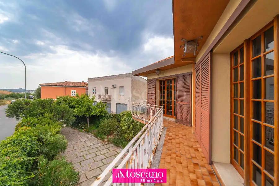 Casa Indipendente in vendita di 400 mq a €300.000 (rif. 72/2025)