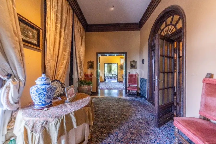 Villa in vendita di 750 mq a €1.950.000 (rif. 53/2026)