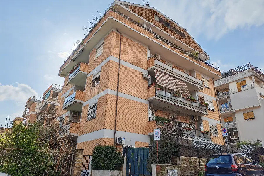 Casa in affitto di 60 mq a €890 (rif. 8/2026)