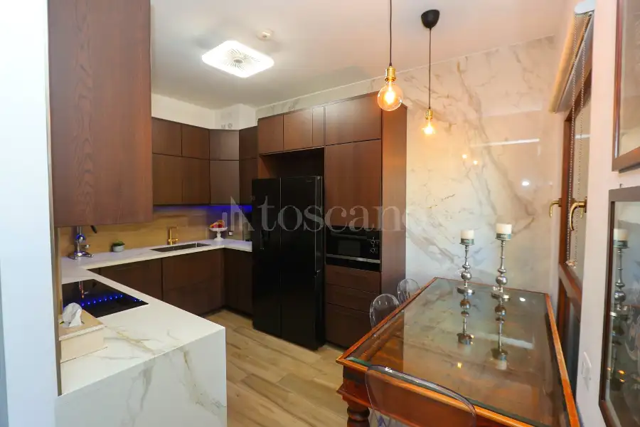 Villa Plurifamiliare in vendita di 210 mq a €675.000 (rif. 62/2026)