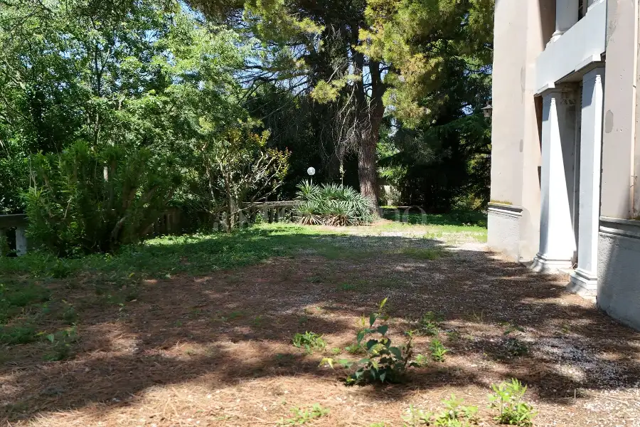 Rustico in vendita di 2.000 mq a €2.000.000 (rif. 26/2026)