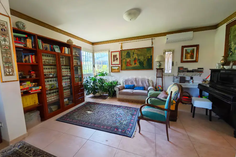 Villa in vendita di 240 mq a €695.000 (rif. 25/2025)