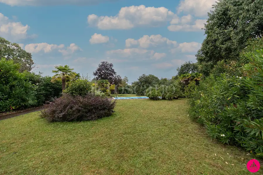 Villa in vendita di 390 mq a €430.000 (rif. 171/2025)