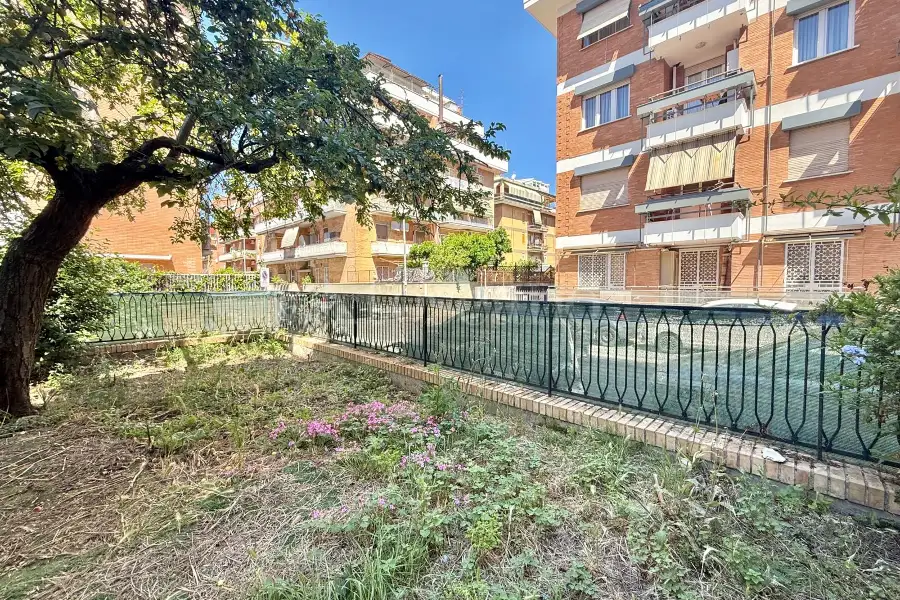Negozio in vendita di 68 mq a €145.000 (rif. 12/2025)