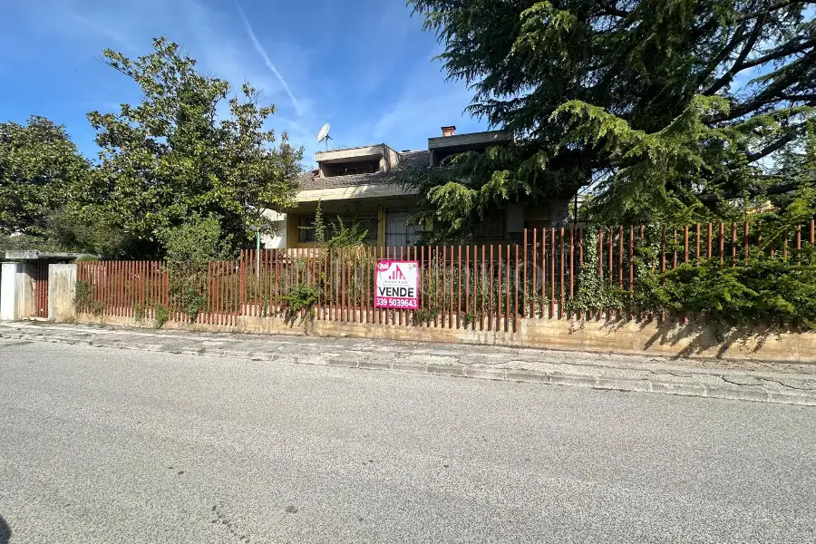 Villa in vendita di 444 mq trattativa riservata (rif. 59/2025)