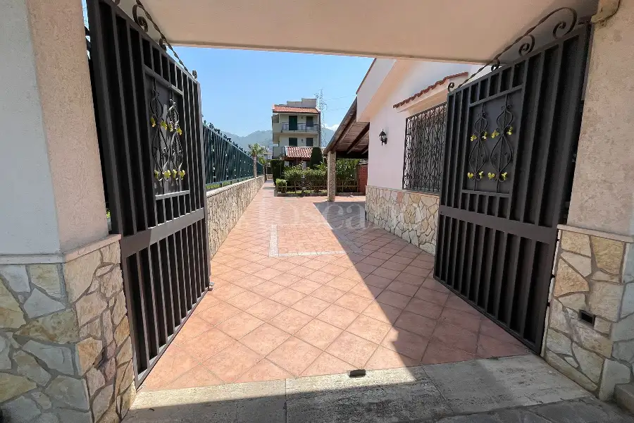 Villa in vendita di 247 mq a €355.000 (rif. 19/2026)