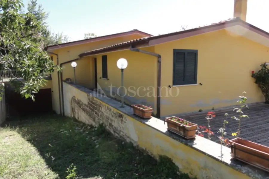 Villa in vendita di 250 mq a €150.000 (rif. 23/2021)