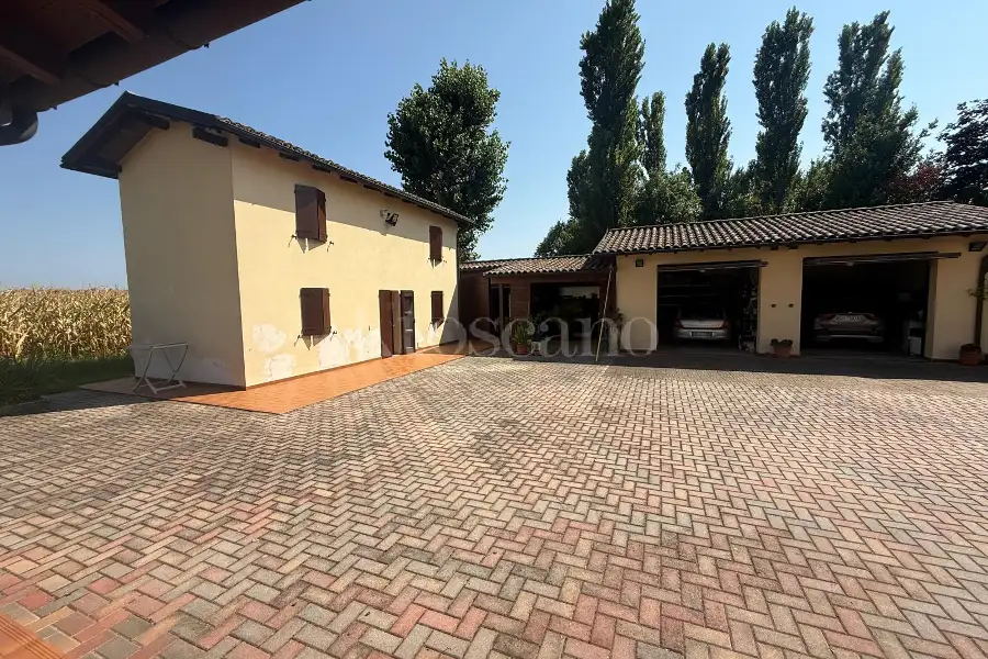 Casa Indipendente in vendita di 600 mq a €1.359.000 (rif. 49/2026)