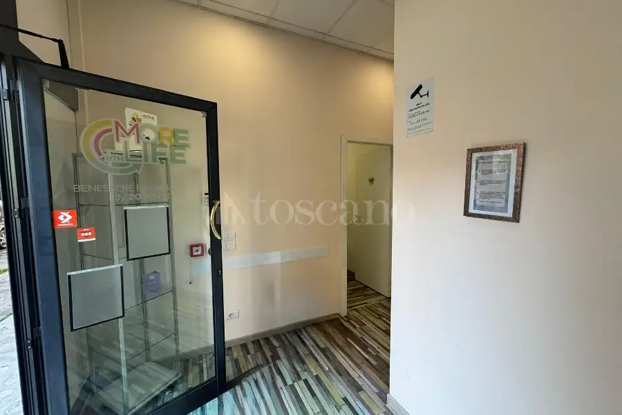 Negozio in affitto di 104 mq a €4.000 (rif. 13/2026)