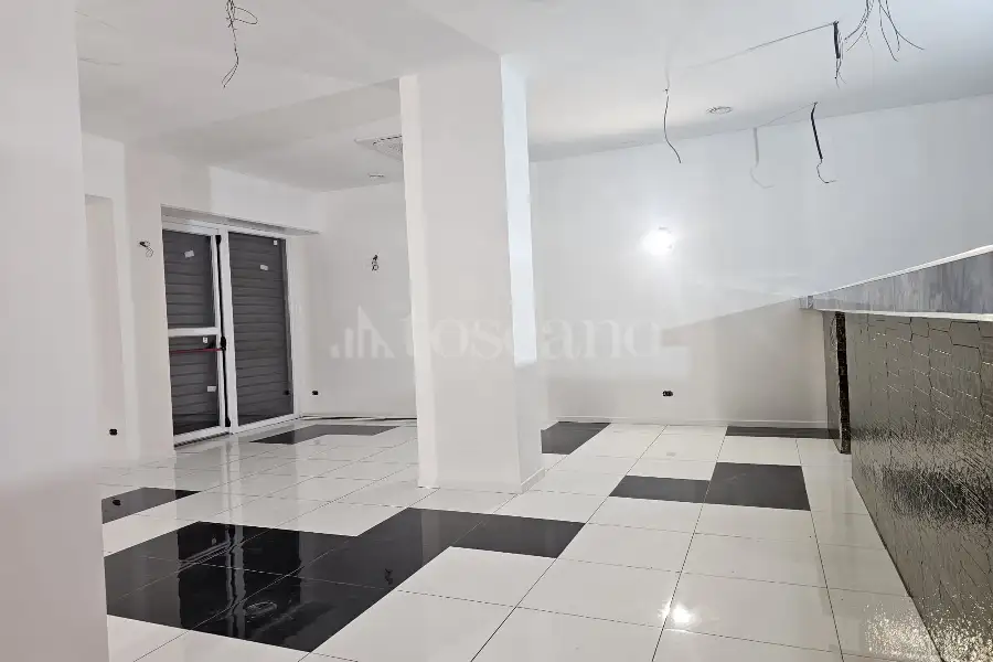 Negozio in vendita di 171 mq a €295.000 (rif. 61/2025)