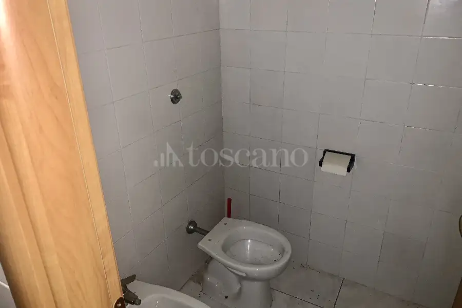 Negozio in affitto di 65 mq a €850 (rif. 40/2024)