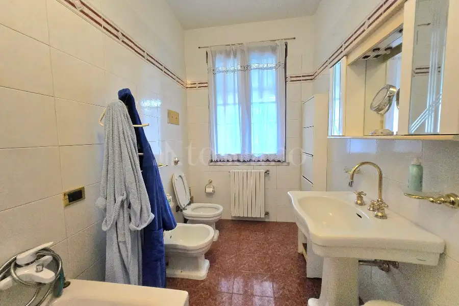 Villa in vendita di 550 mq a €970.000 (rif. 10/2026)