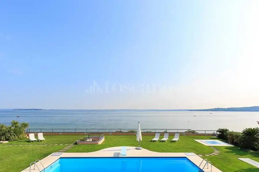 Villa in vendita di 1.300 mq trattativa riservata (rif. 38/2024)