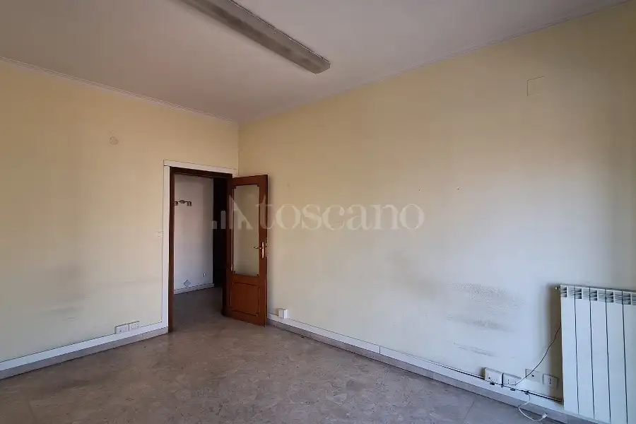 Ufficio in vendita di 175 mq a €245.000 (rif. 167/2026)