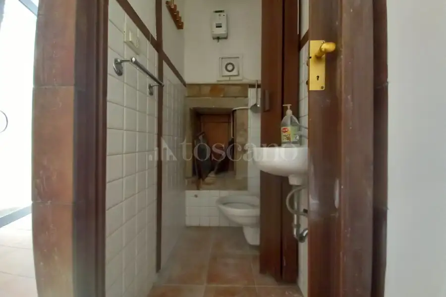 Negozio in affitto di 35 mq a €300 (rif. 58/2024)