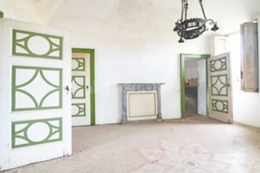 Casale in vendita di 400 mq a €180.000 (rif. 11/2026)