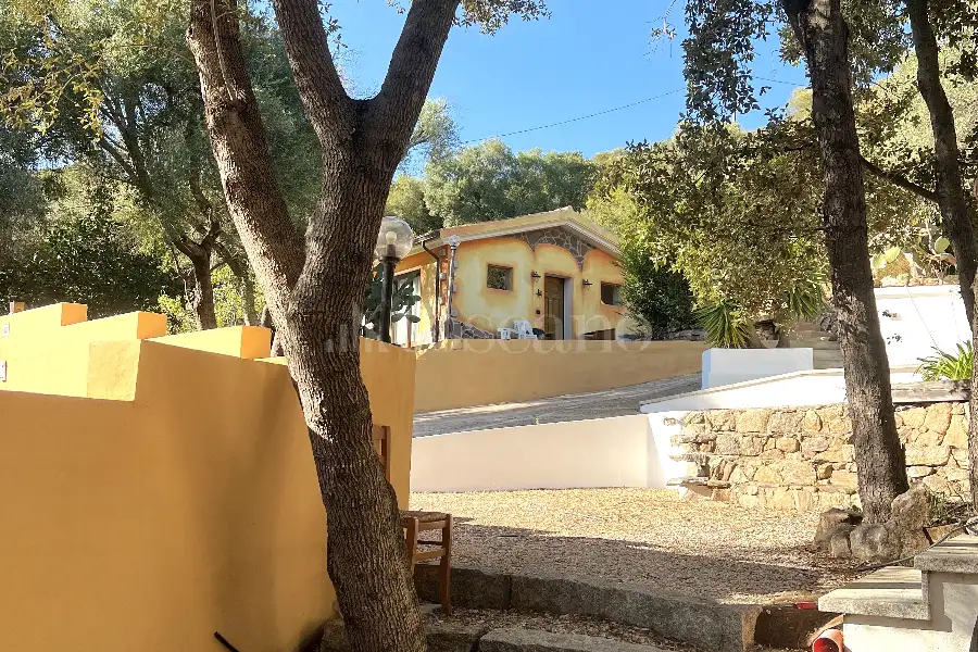 Casa Indipendente in vendita di 200 mq a €770.000 (rif. 37/2026)