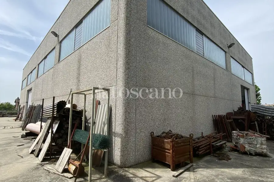 Capannone in vendita di 600 mq a €290,000 (rif. TS0033VE.B)