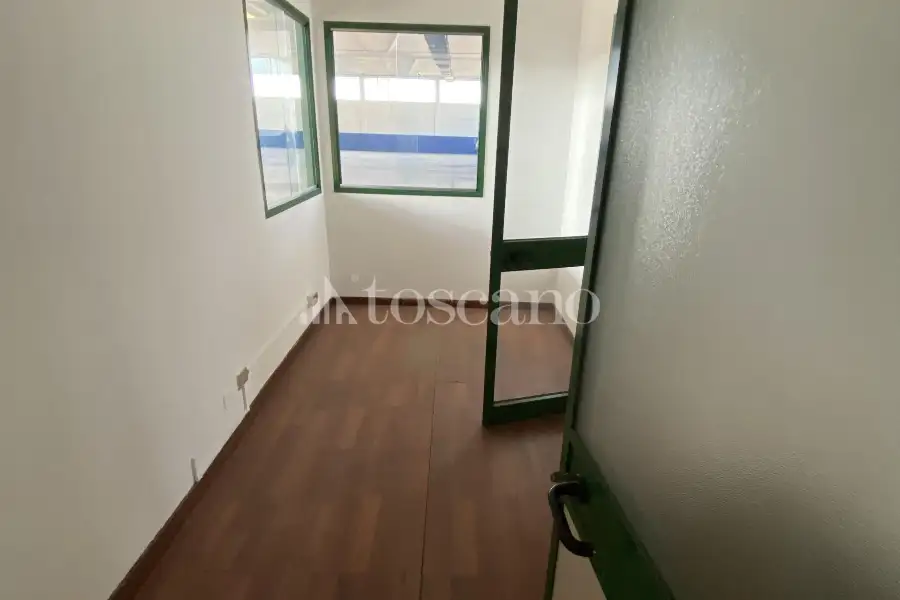 Capannone in vendita di 600 mq a €290,000 (rif. TS0033VE.B)