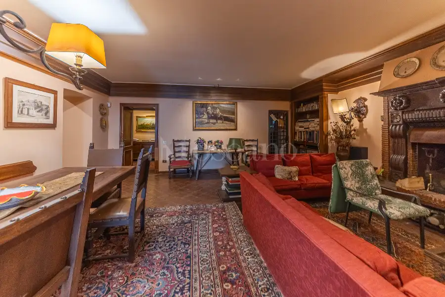 Villa in vendita di 750 mq a €1.950.000 (rif. 53/2026)