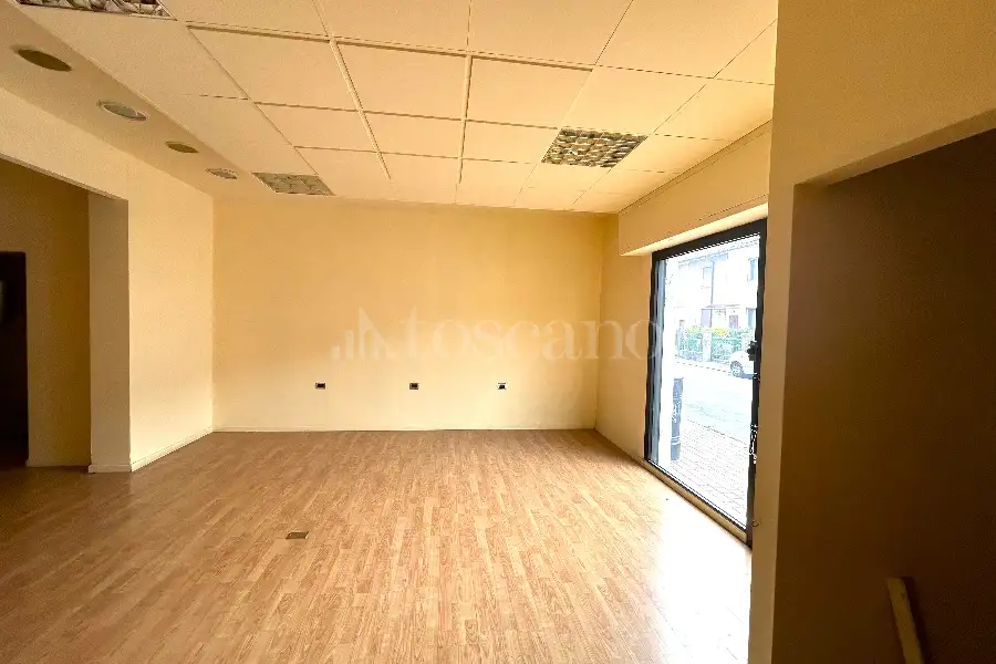 Negozio in vendita di 45 mq a €70.000 (rif. 11/2026)