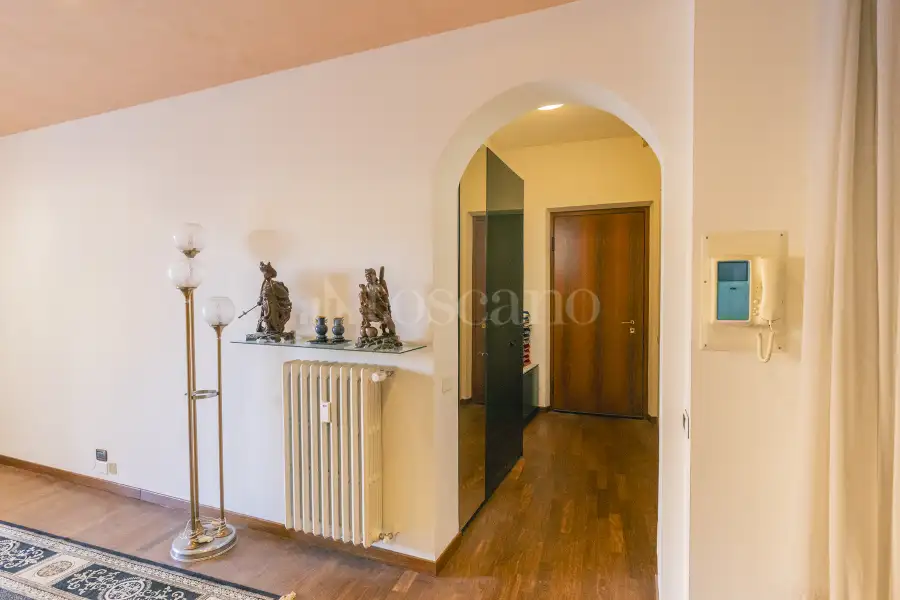Casa in vendita di 400 mq a €2.500.000 (rif. 21/2025)