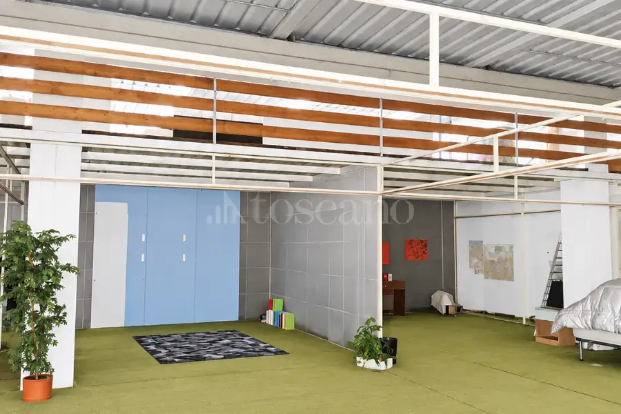 Capannone in vendita di 1800 mq a €145,000 (rif. TS0033VE.A)
