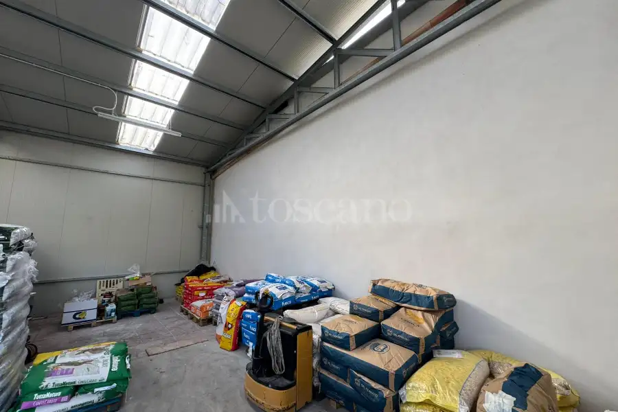 Capannone in vendita di 1.200 mq a €920.000 (rif. 129/2025)