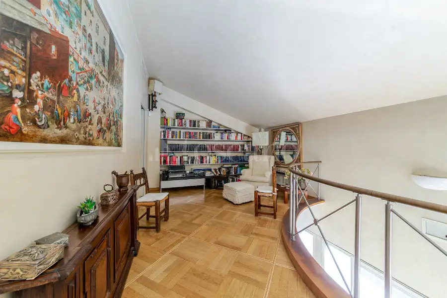 Attico in vendita di 400 mq a €4.350.000 (rif. 10/2026)