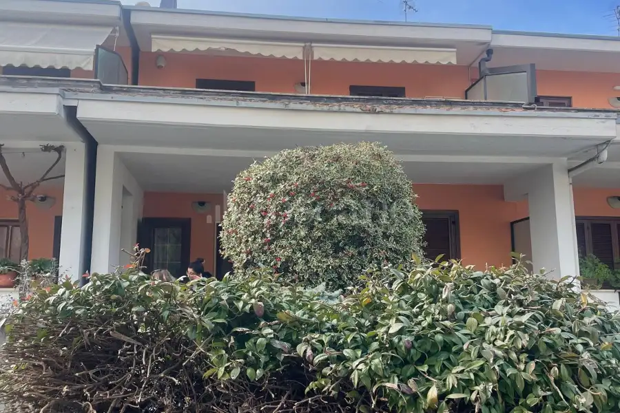 Villa in vendita di 250 mq a €290.000 (rif. 130/2025)