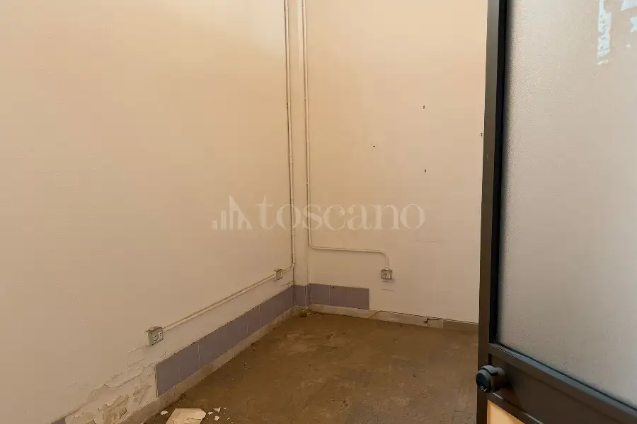 Negozio in vendita di 50 mq a €115.000 (rif. 33/2026)