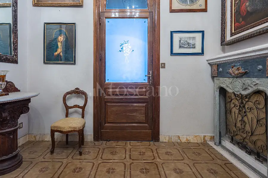 Villa in vendita di 1.200 mq a €4.250.000 (rif. 61/2026)