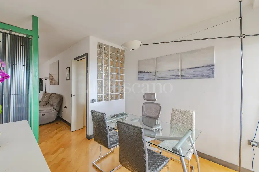 Superattico in vendita di 105 mq a €699.000 (rif. 11/2026)