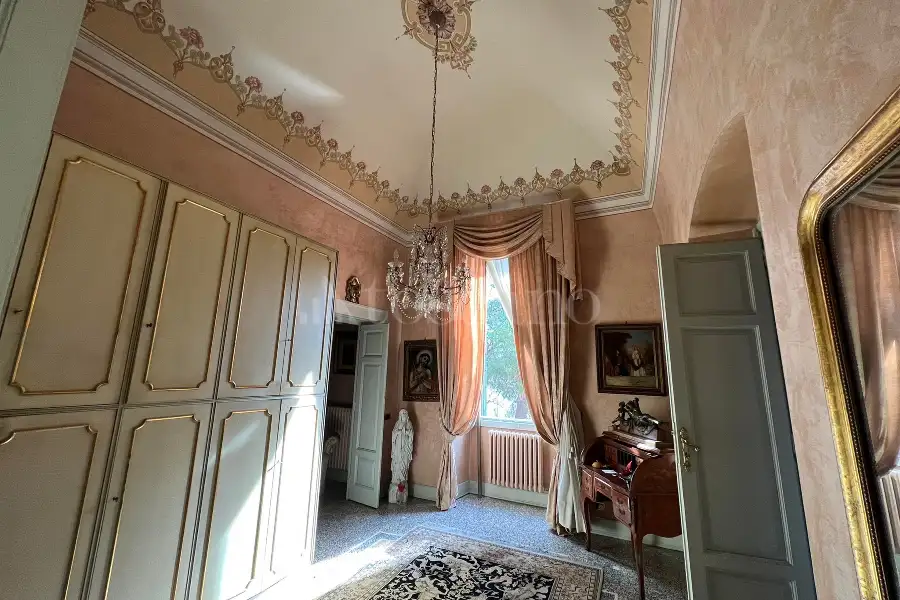 Villa in vendita di 603 mq a €1.770.000 (rif. 21/2023)