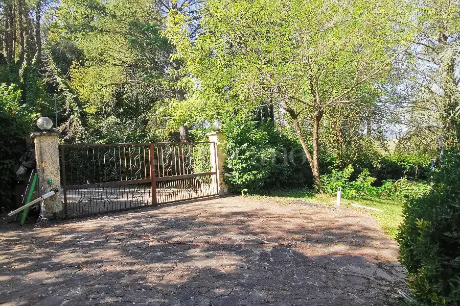 Casa Indipendente in vendita di 250 mq a €540.000 (rif. 38/2023)
