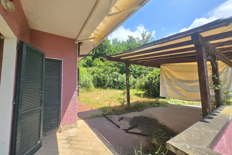 Villa in vendita di 200 mq a €780.000 (rif. 38/2026)