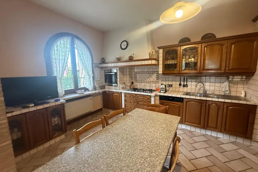 Casa Indipendente in vendita di 332 mq a €655.000 (rif. 52/2026)