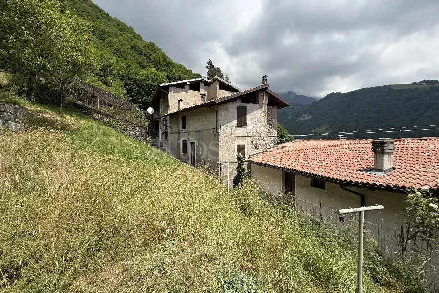 Casa Indipendente in vendita di 160 mq a €49.000 (rif. 19/2025)