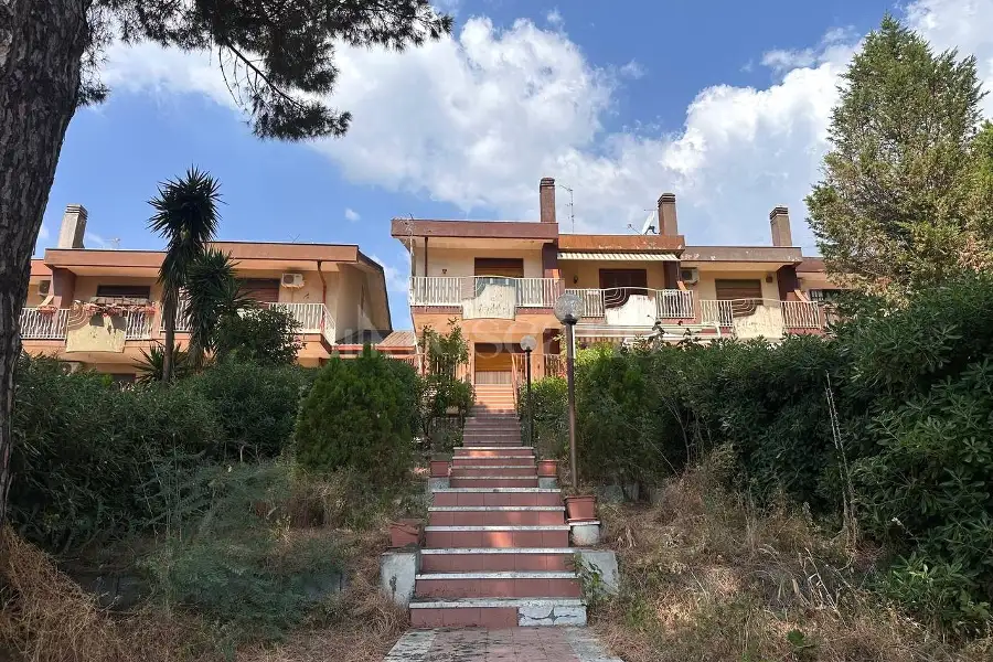 Villino a Schiera in vendita di 200 mq a €249.000 (rif. 144/2026)