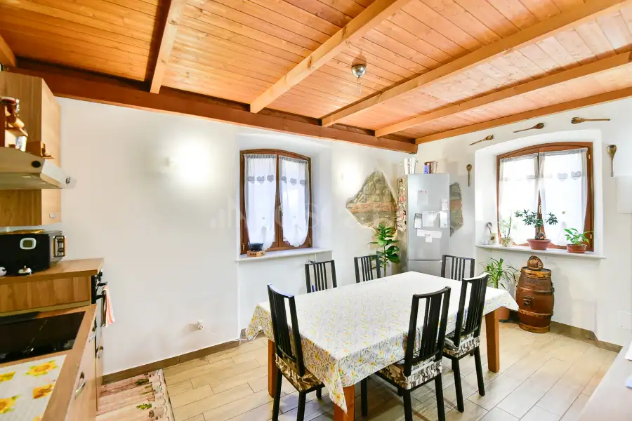 Casa Indipendente in vendita di 200 mq a €680.000 (rif. 1/2025)