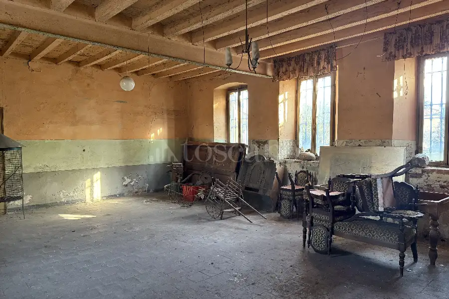 Rustico in vendita di 350 mq a €395.000 (rif. 3/2026)