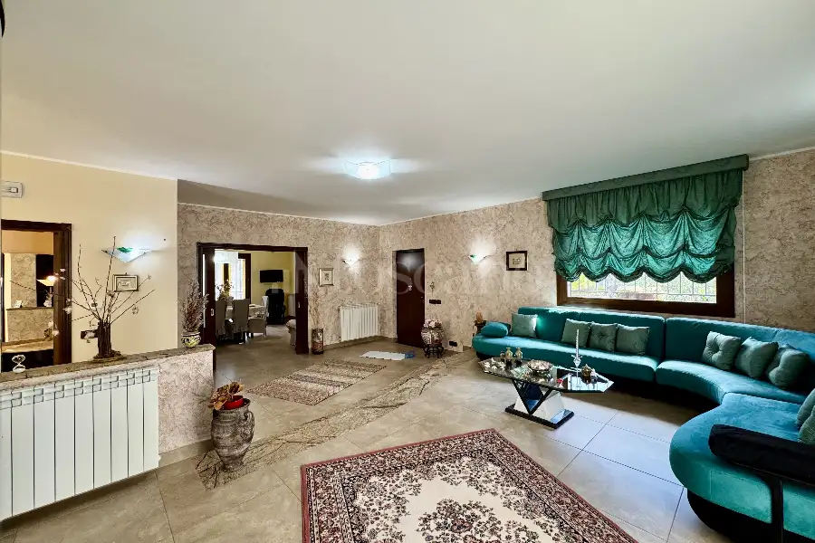 Villa in vendita di 360 mq a €575.000 (rif. 60/2025)
